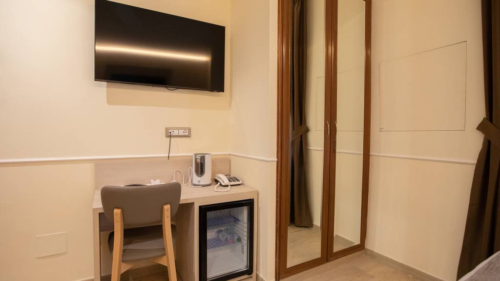 Standard--Double--2---Hotel-Maximus-Roma