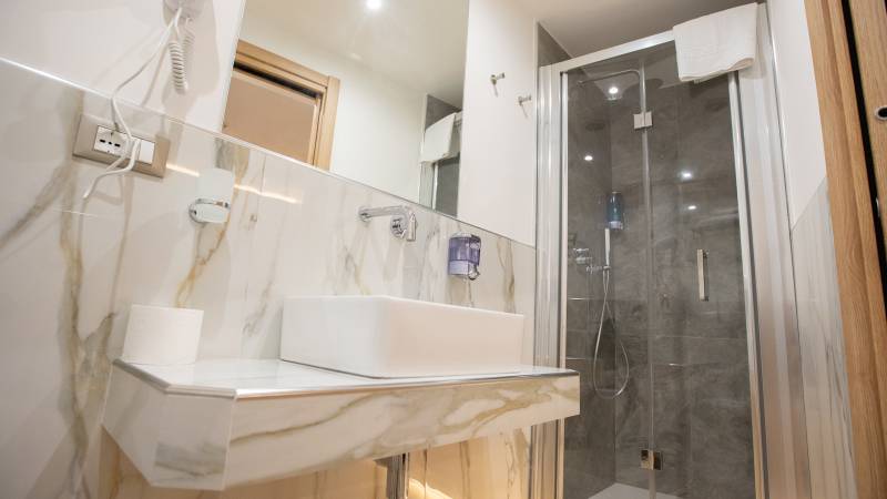 Deluxe--Double--4---Hotel-Maximus-Roma
